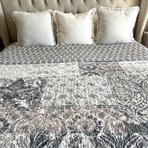 Pottery Barn Tessa Patchwork Quilt